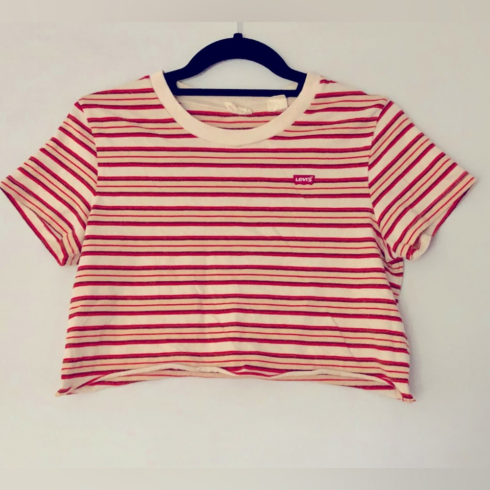 Levi’s cropped tee
